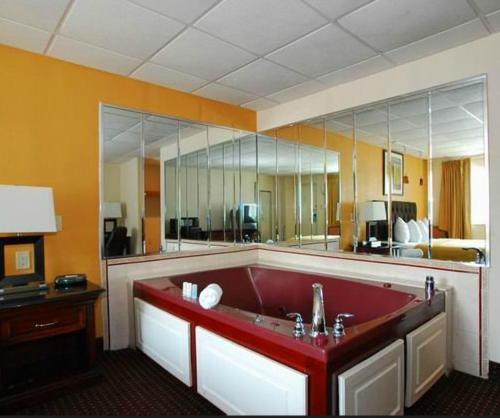 Quality Inn & Suites College Park Room photo