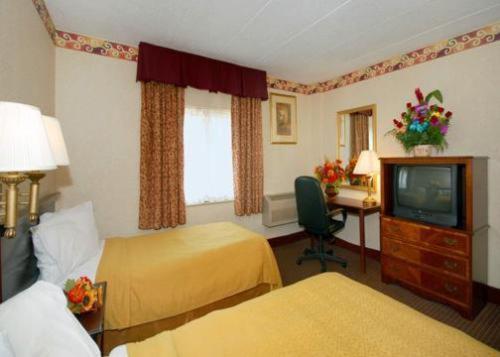 Quality Inn & Suites College Park Room photo